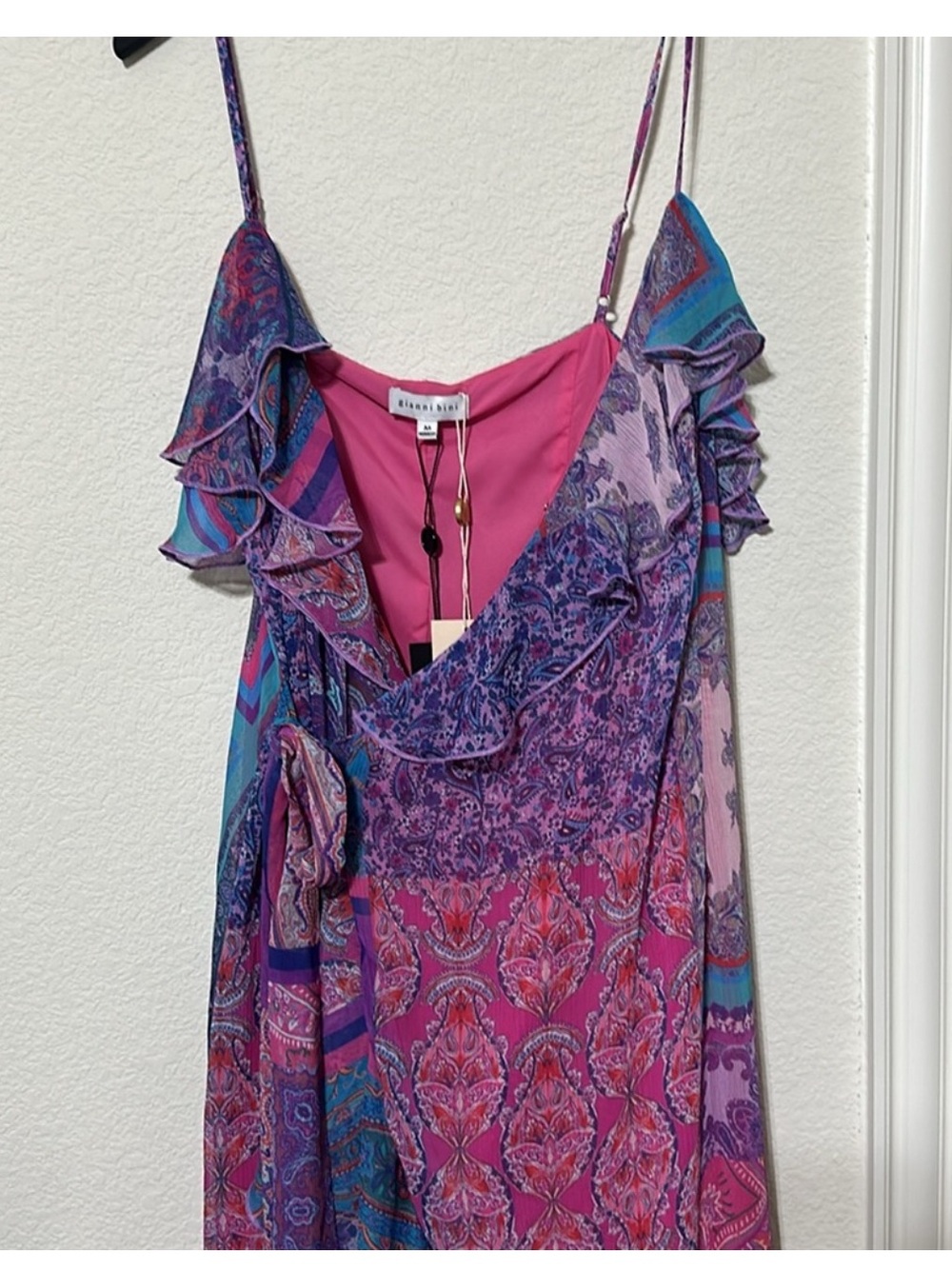 NWT Gianni Bini
x DANNIJO Isabella Printed V-Neck Ruffle Crinkle Chiffon Dress - Picture 5 of 9